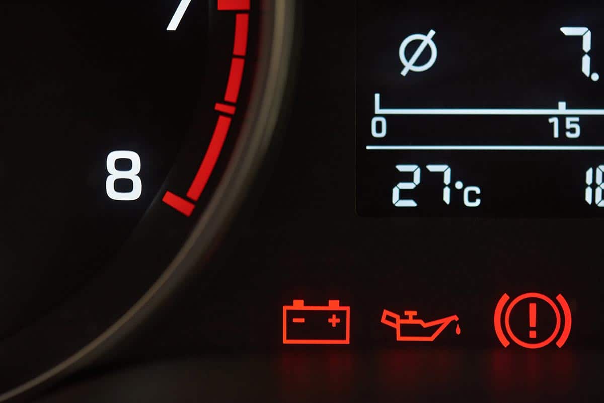 Error icons on car dashboard
