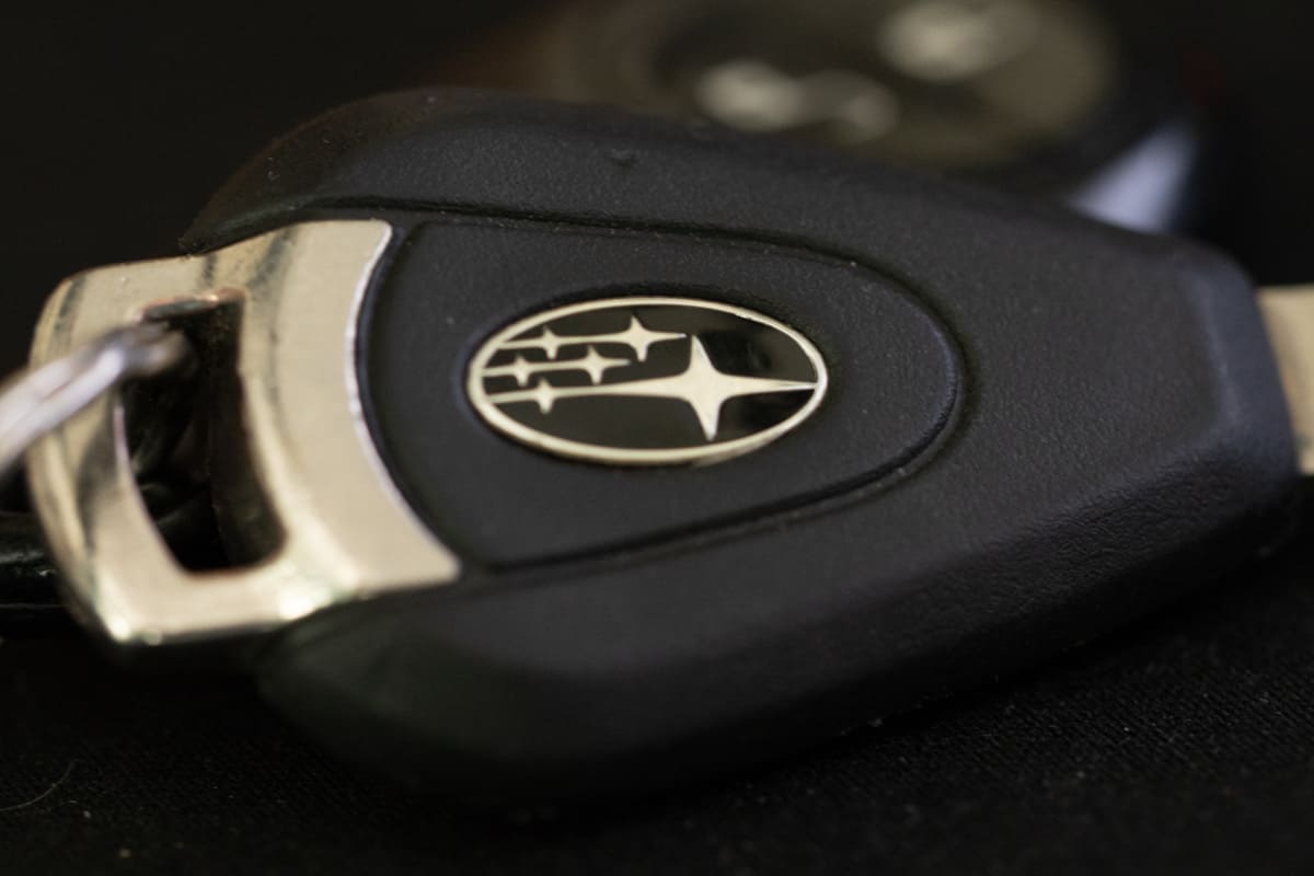 Macro photo of a 2005 used Subaru key