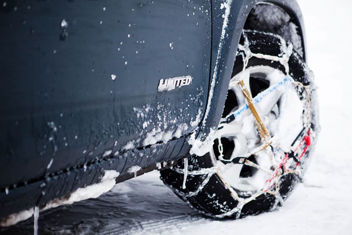 Tire chains to properly go through the snow