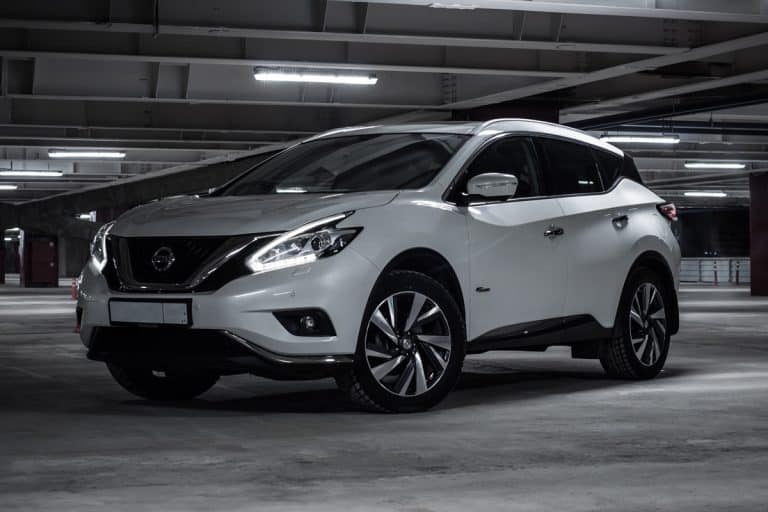 A white Nissan Murano at the parking lot, What Is The Best Oil For Nissan Murano?