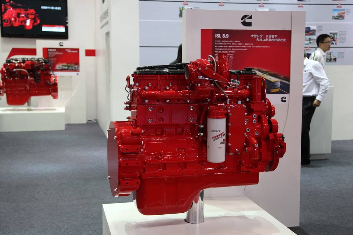 An engine of Cummins Inc. is displayed during an exhibition in Beijing, China, 17 May 2012 — Stock Editorial Photography