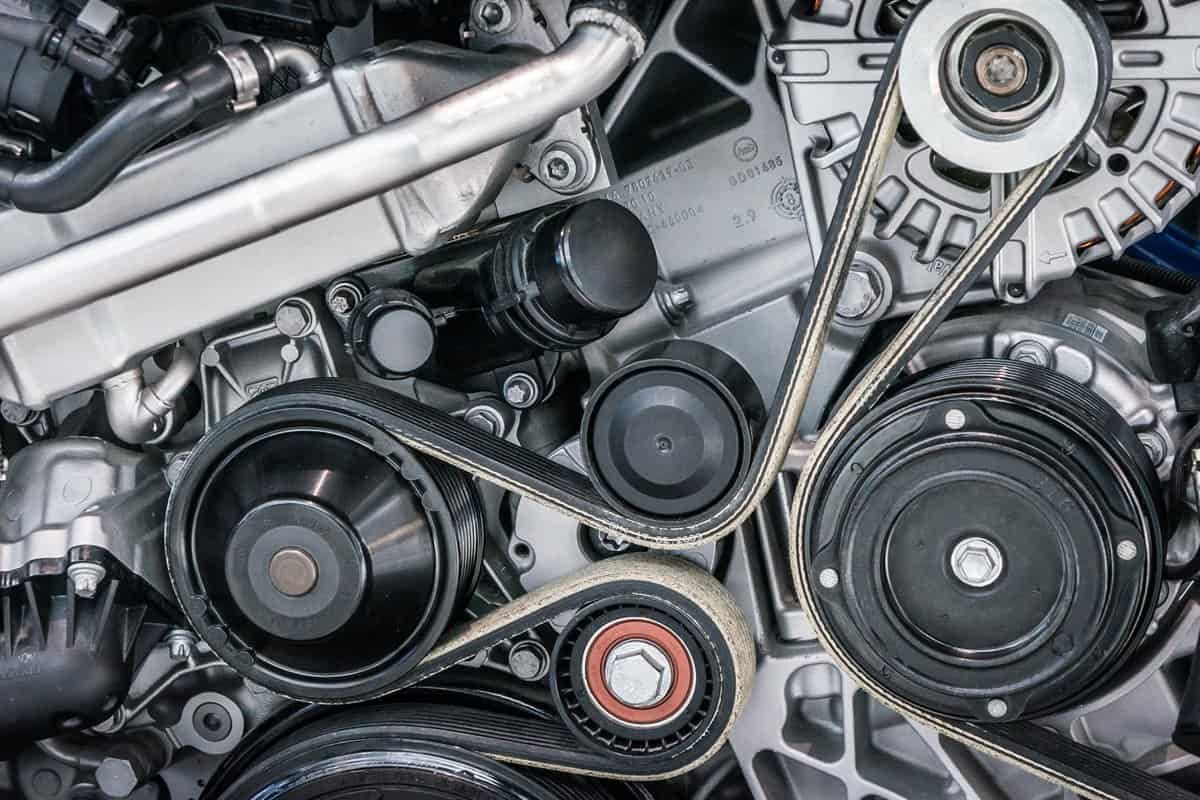 Close up shot of car engine — Photo