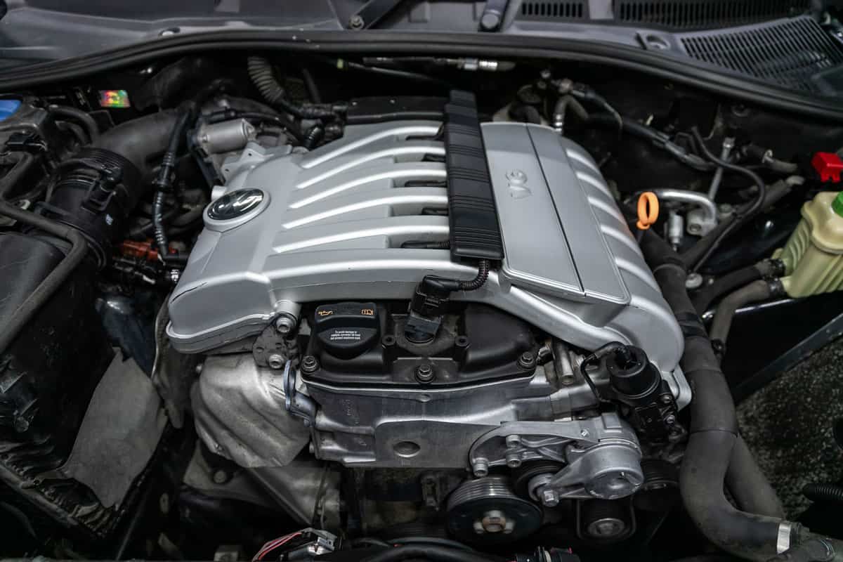 Volkswagen Touareg, Close up detail of car engine