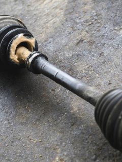The car wheel shaft mechanic has checked and repaired. - Are Axles Supposed To Have Play?