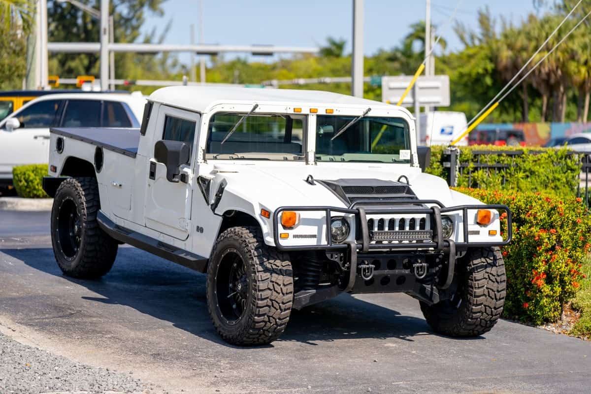 Photo of a Hummer H! in mint condition
