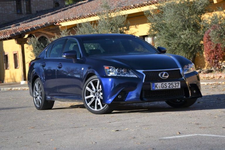 The-fourth-generation-of-Lexus-GS-debuted-in-2012.-The-GS300h-model-is-powered-by-hybrid-engine-25-litre-petrol-engine-pushing-out-181-HP-and-ele-1.jpg