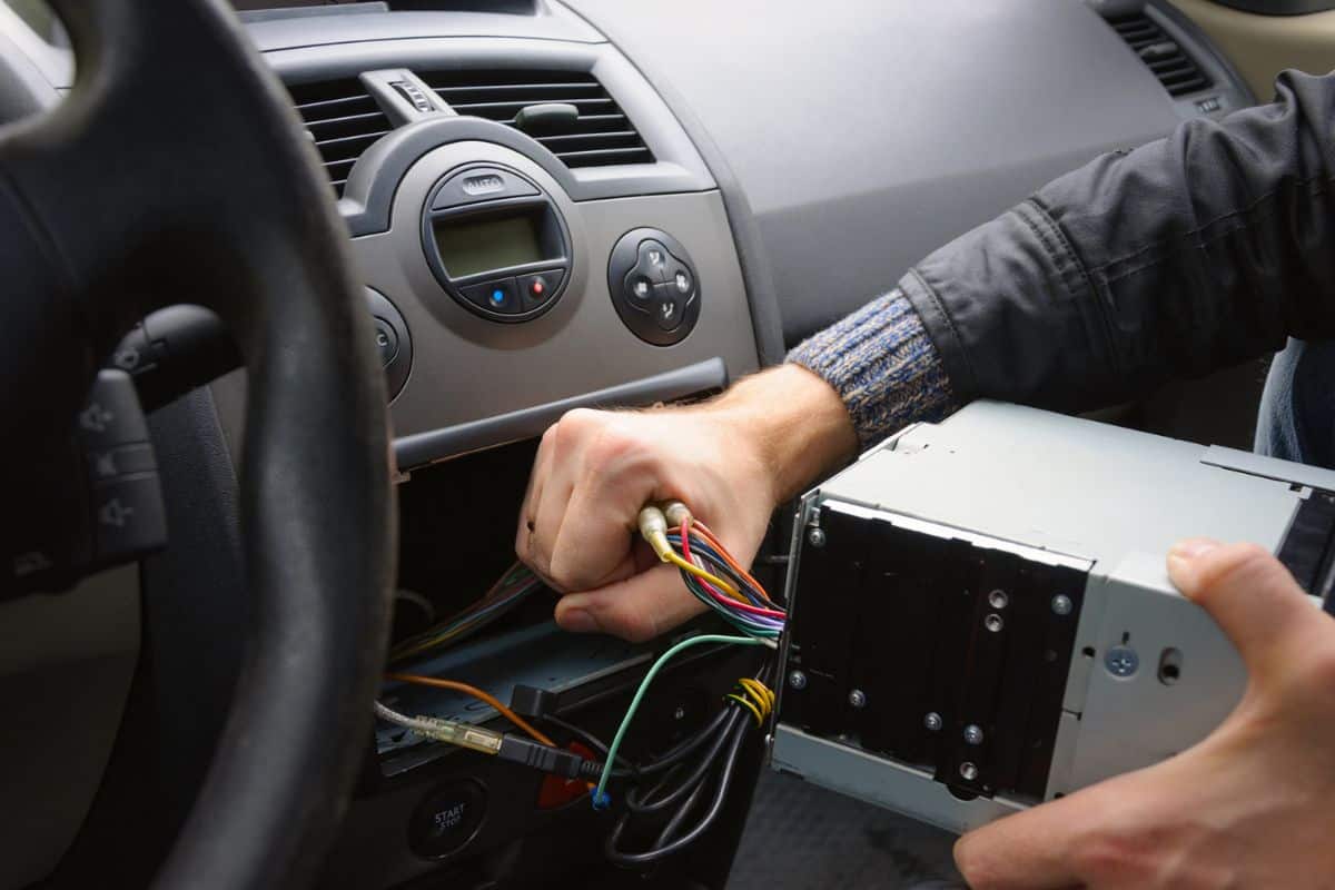 Automobile receiver disconnecting and removing