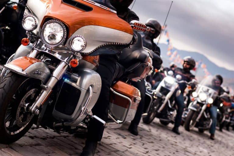 Harley davidson motor convoys on the road, How Do You Program A Harley Davidson Buttonless Key Fob?