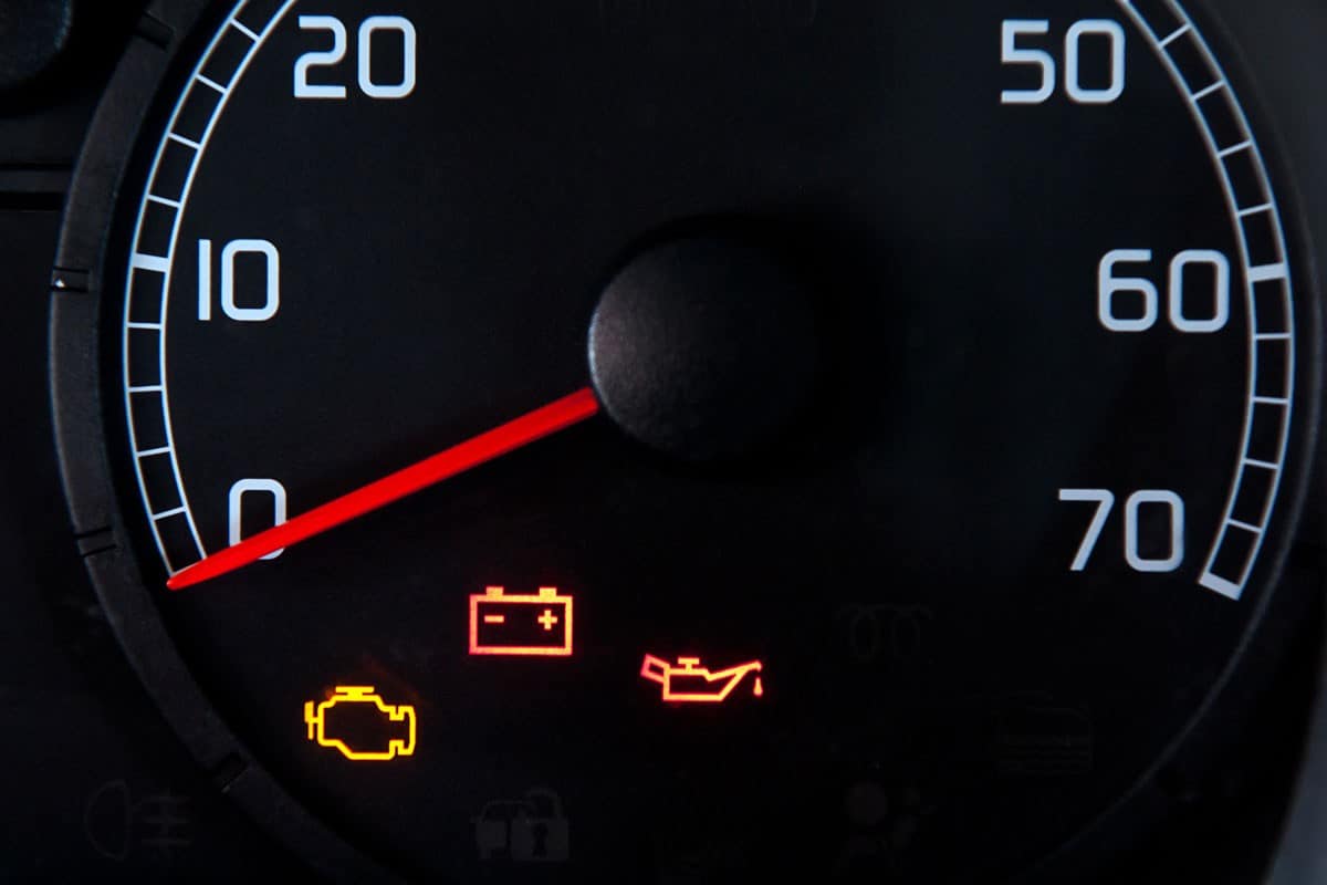 close-car-dashboard check engine light