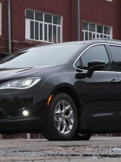 Black minivan chrysler pacifica on parking lot, Chrysler Pacifica ABS And Traction Control Light Stay On - Why? How To Reset?