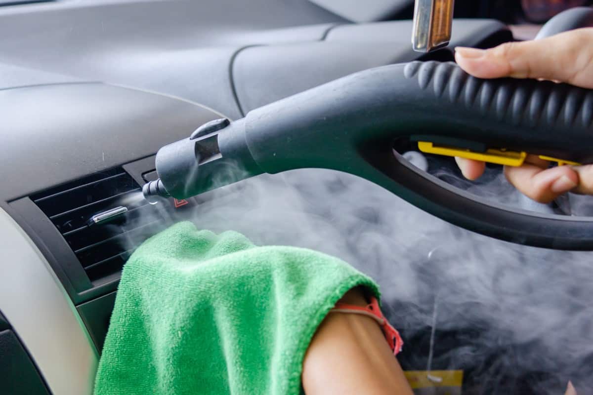 Clean the air of the car.
