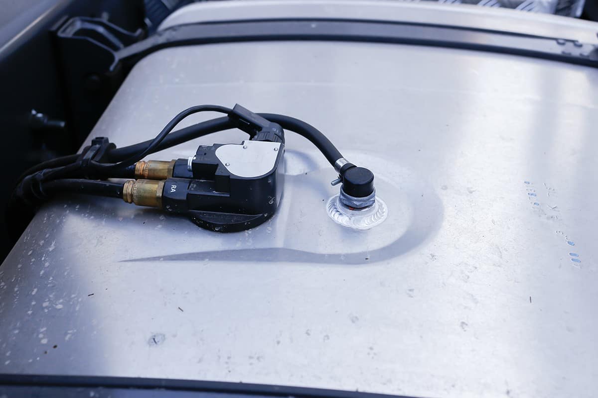 Fuel tank pressure sensor
