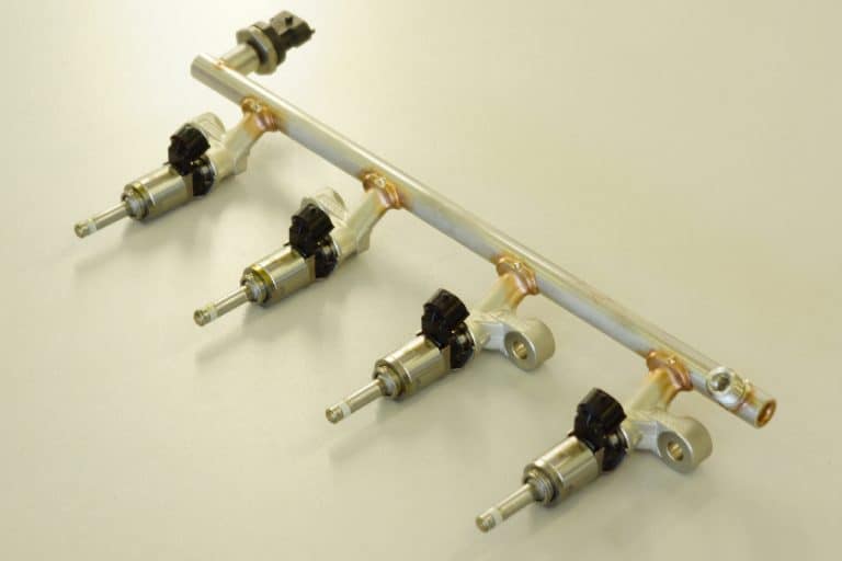 High-pressure fuel pipe and injectors of the direct fuel injection system