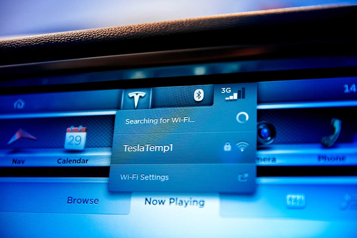 New Tesla Model S dashboard computer display screen with searching for Wi-Fi and 3G LTE icon on the dashboard screen