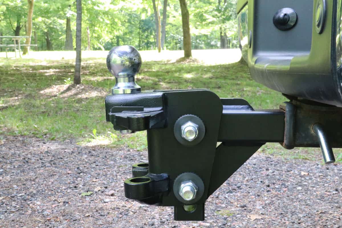 weight distribution trailer hitch hooked truck