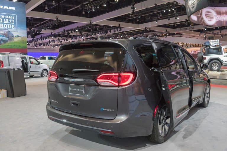 Chrysler Pacifica Hybrid on display during LA Auto Show at the Los Angeles Convention Center, Do Chrysler Pacifica Rear Windows Open?