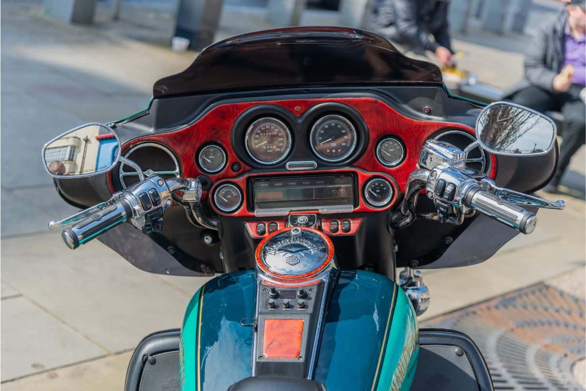 Harley Davidson Motor CO. INC. electra glide motorbike control panel