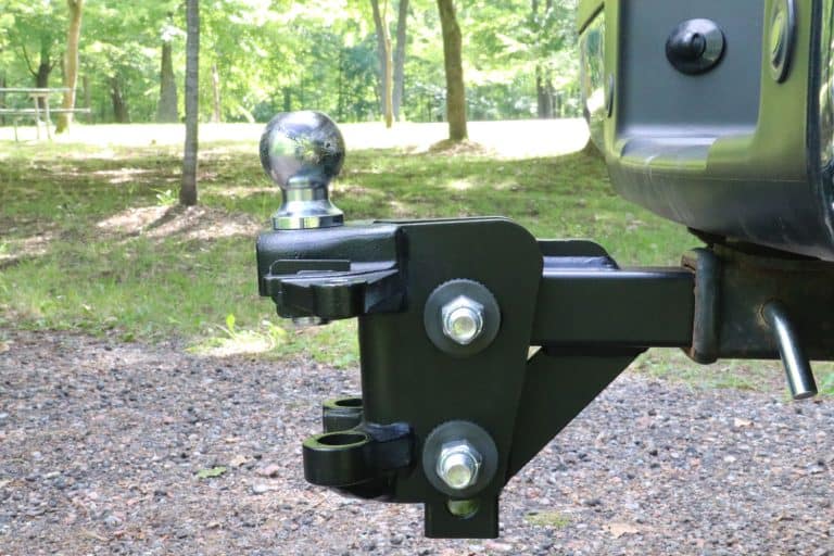Weight distribution trailer hitch hooked to a truck, My Weight Distribution Hitch Is Making A Popping Noise - Why? What To Do?