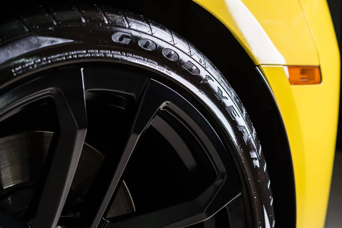 Goodyear tires installed in Chevrolet camaro ZL1 2015 model