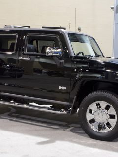 Hummer H3 at the Jacksonville car show, Can You Put A V8 In A Hummer H3?