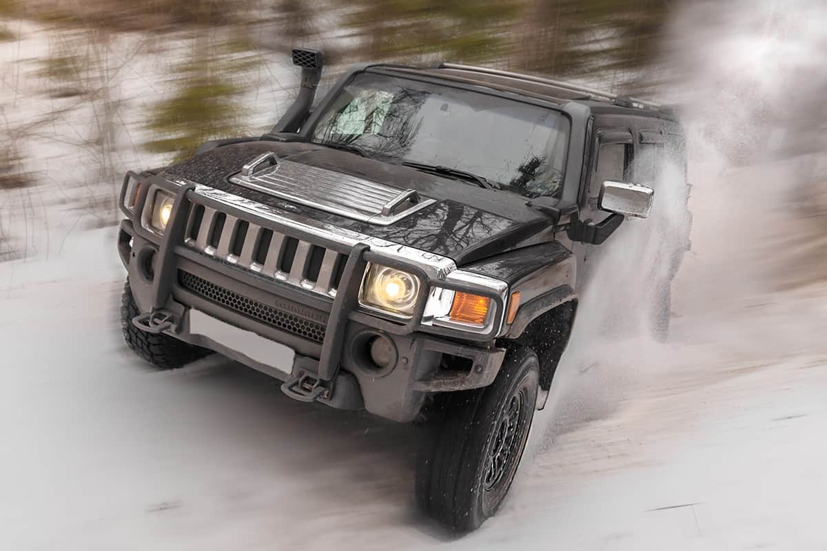 Hummer H3 on a snowy road