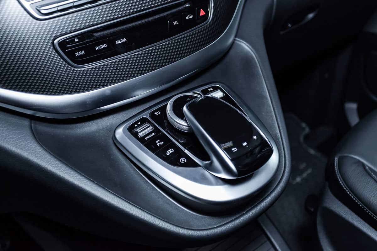 Mercedes-Benz v-class, close-up of the dashboard, buttons.