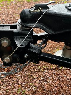 Trailer hitch connected to a truck ball hitch, Does Weight Distribution Hitch Reduce Sway And/Or Sagging?