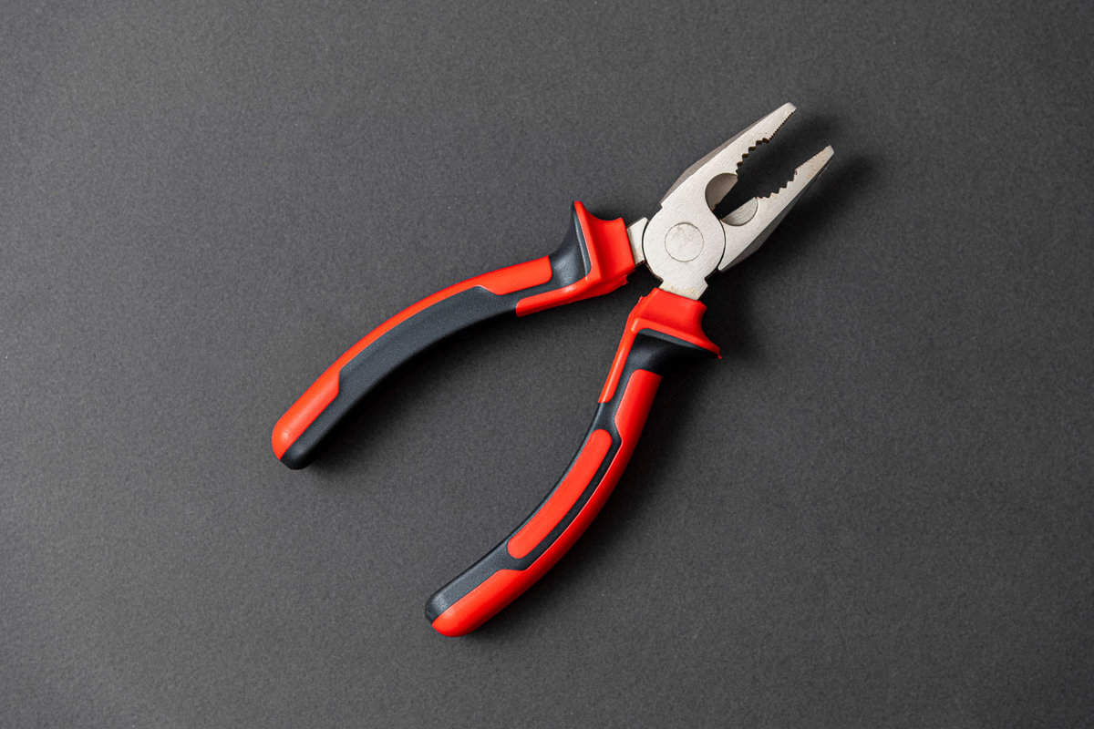 Red pliers