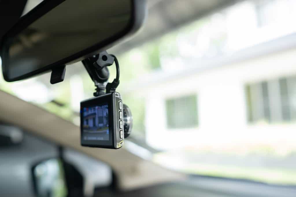 Dashboard camera installed in the rear view mirror